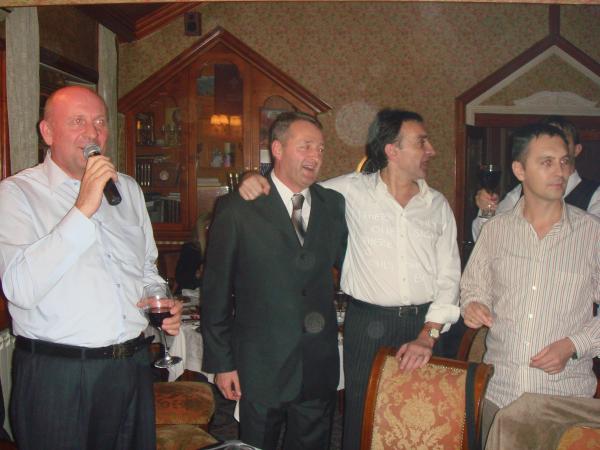 Zvezda tera meseca.....!